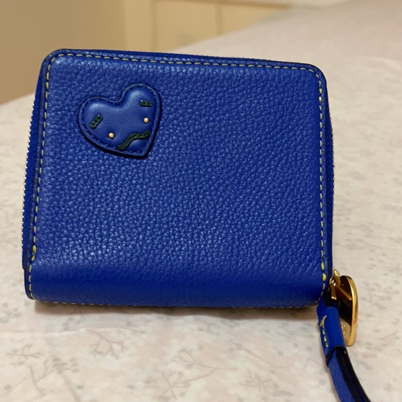 🎊Host Pick🎊 Tory Burch Bi-fold Wallet - Picture 4 of 7